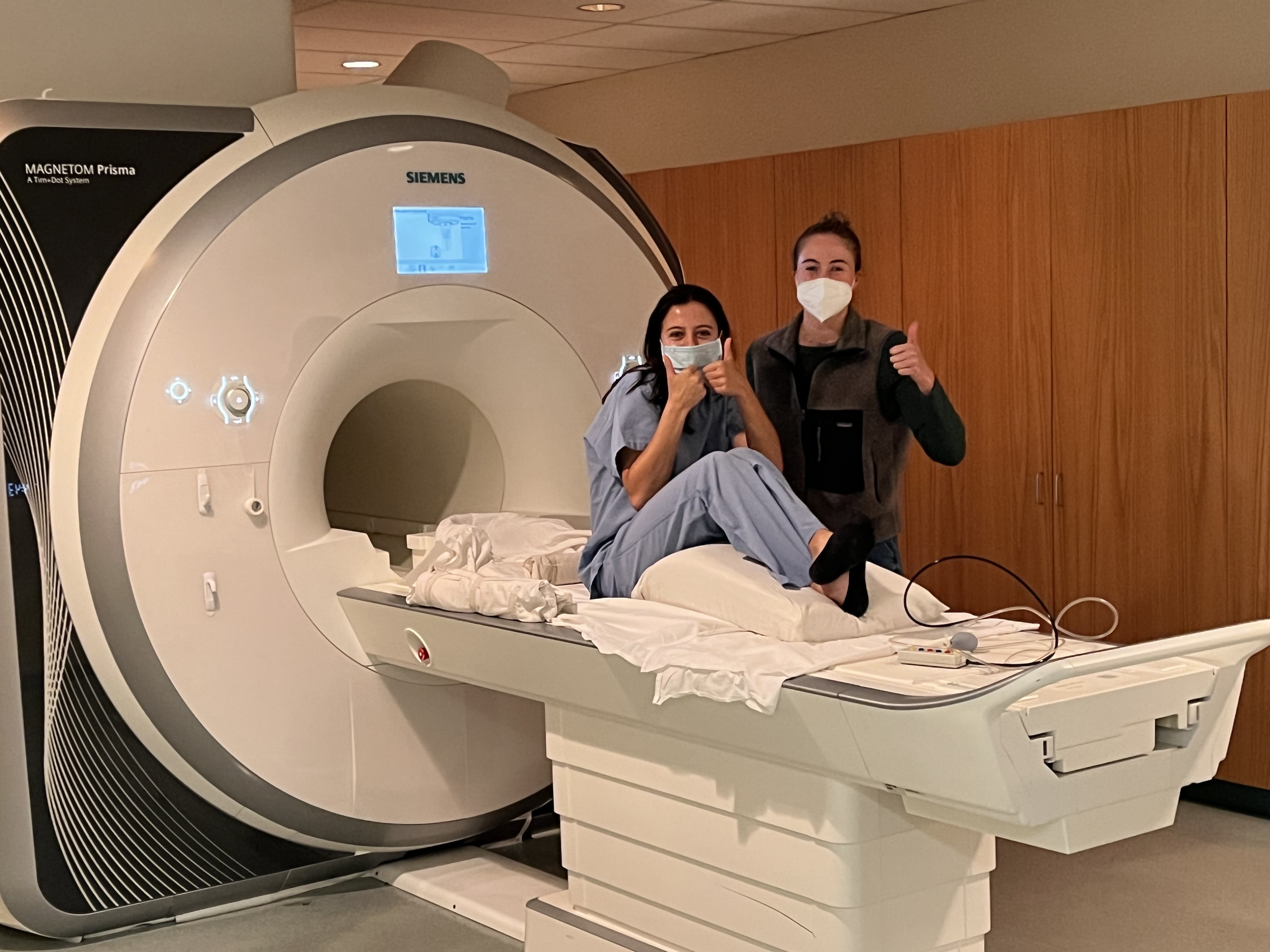 Caitlin and Marina in the MRI room